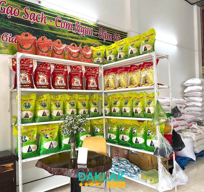 Không gian bán gạo tại Hiền Phát Buôn Ma Thuột