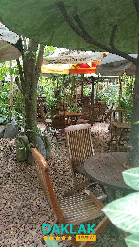 Cafe Vườn Trăng sân vườn Tuy Hòa