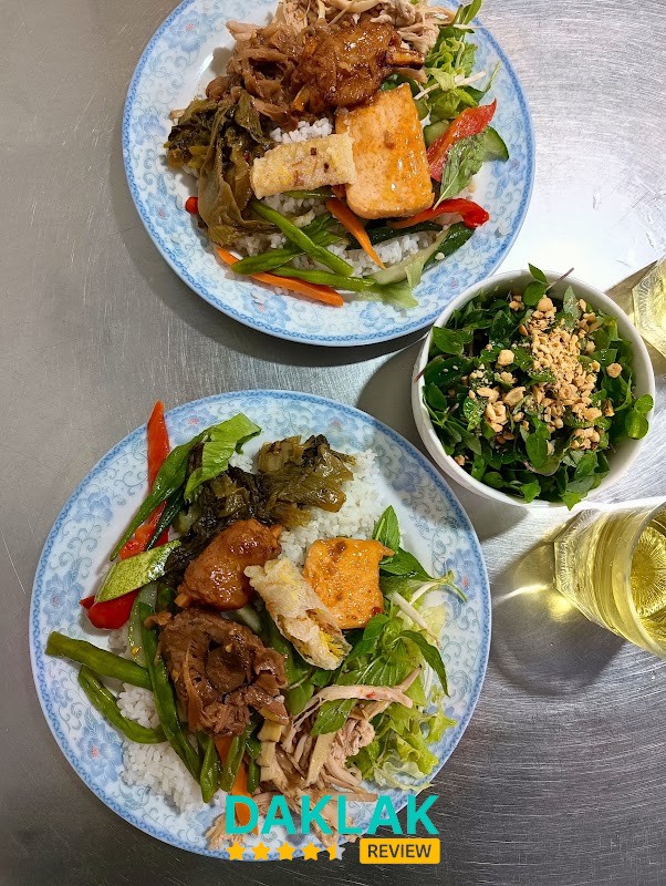 Cơm chay tại Quán Bồ Đề