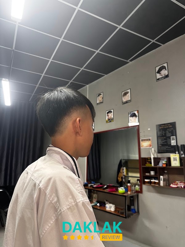 Hớt Tóc Nam barber Quốc Ngày Xưa tại Bình Kiến