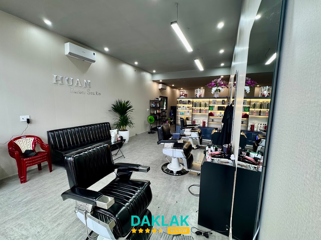 H U A N Barber Studio tại Buôn Hồ