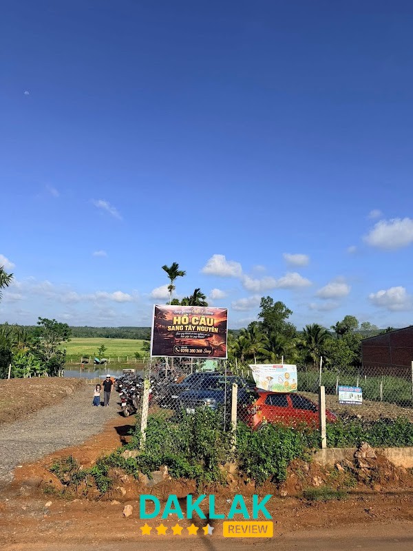 Quán cà phê Cư Bao - lối vào Sang Garden Coffee & Fishing Restaurant