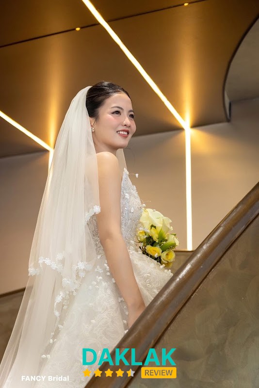 FANCY Bridal - Tiệm Trang Điểm Tuy Hòa