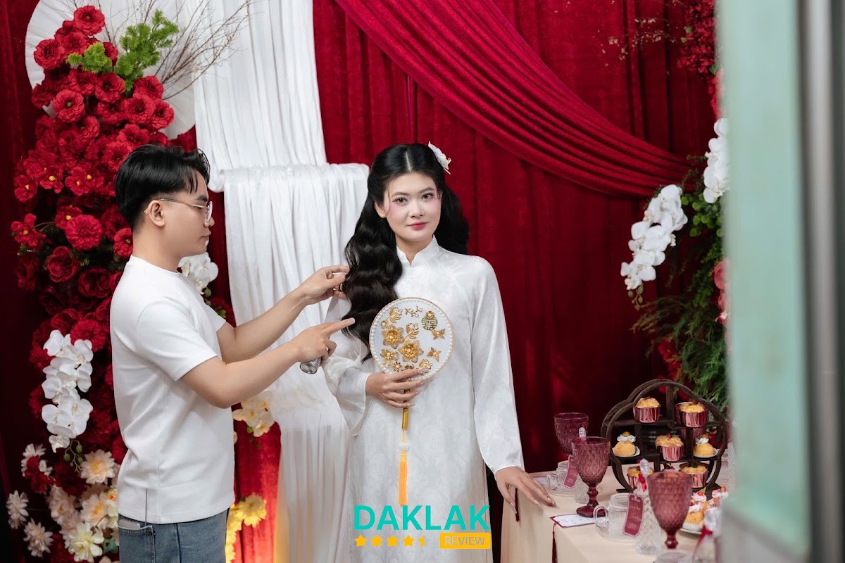 VU PHAN MAKEUP CLASS - Trang điểm Tuy Hoà -Phú Yên - Tiệm Trang Điểm Tuy Hòa