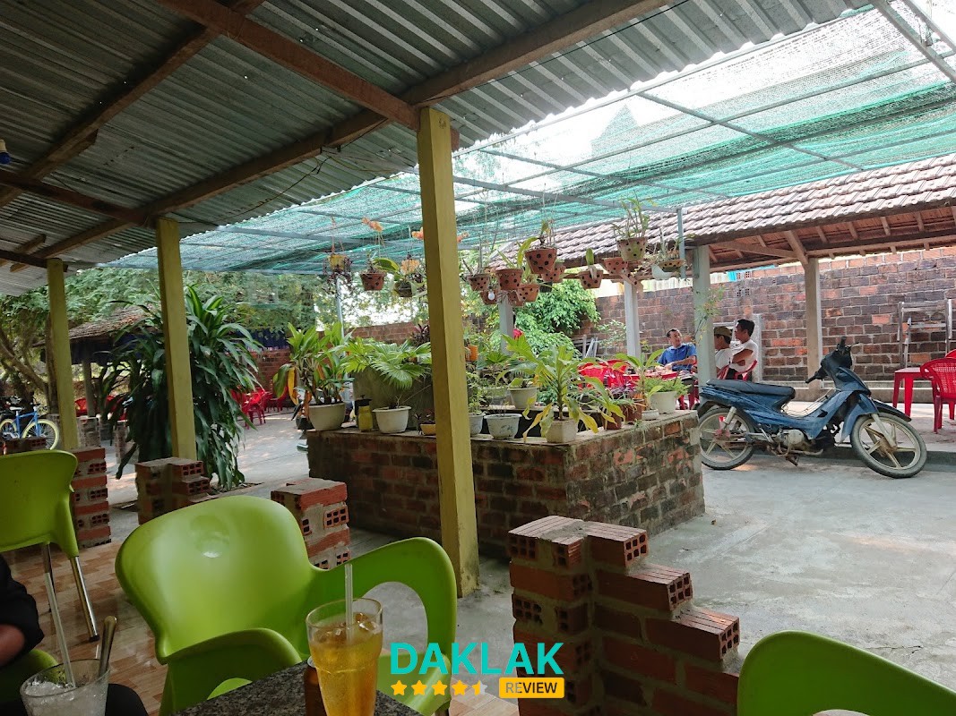 Cafe Đồi Dứa tại Sông Cầu
