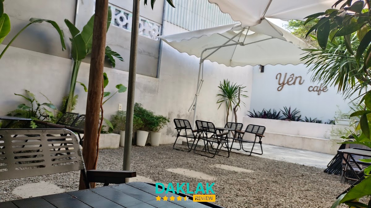 Yên Cafe tại Sông Cầu