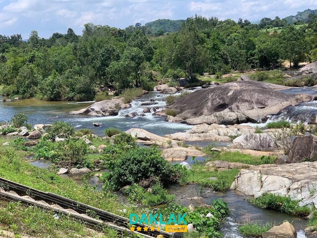 Suối Thanh Niên ở Krông Bông