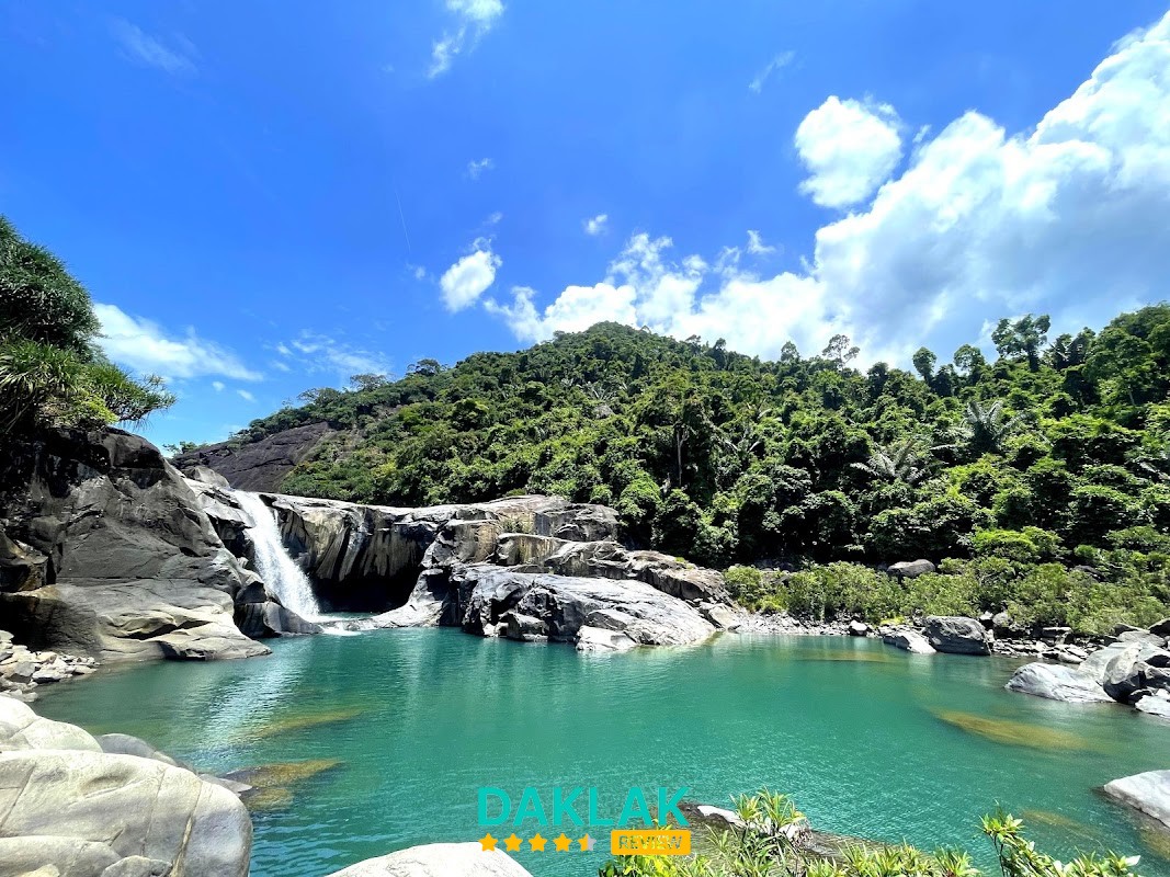 Vực Phun giữa thiên nhiên Phú Yên