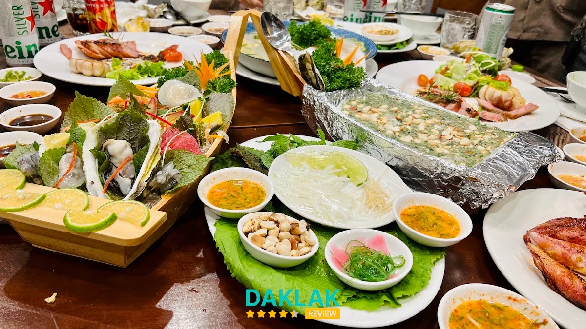 Hải sản tại Nhà hàng Nón