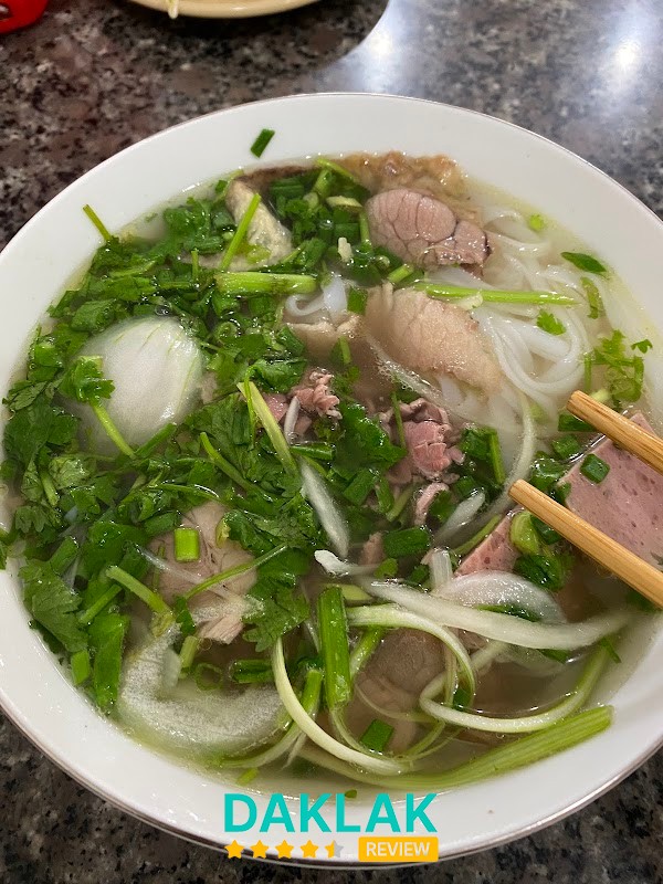 Không gian Quán phở Chất ở phường Tân Lập