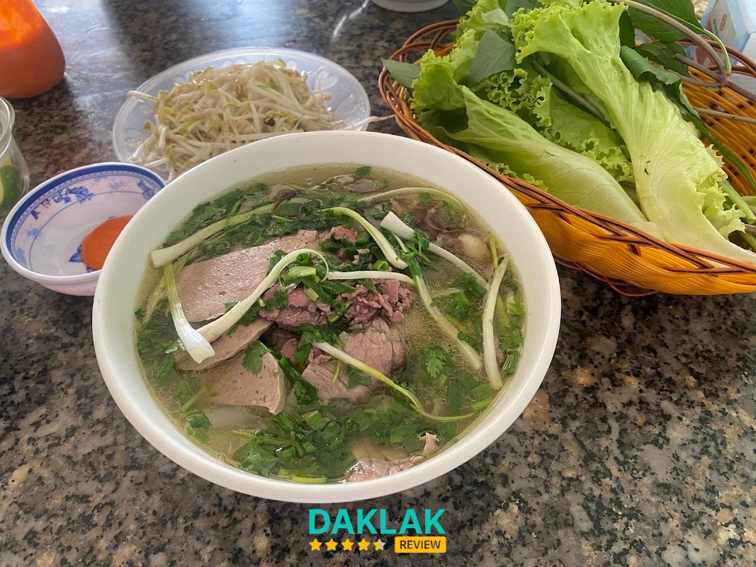 Tô phở tại Phở Thìn QL26 Tân Lập