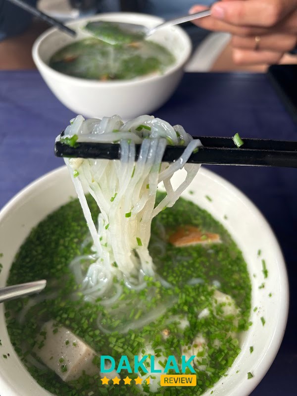 Bánh canh hẹ chả cá cá dầm Tuy Hòa