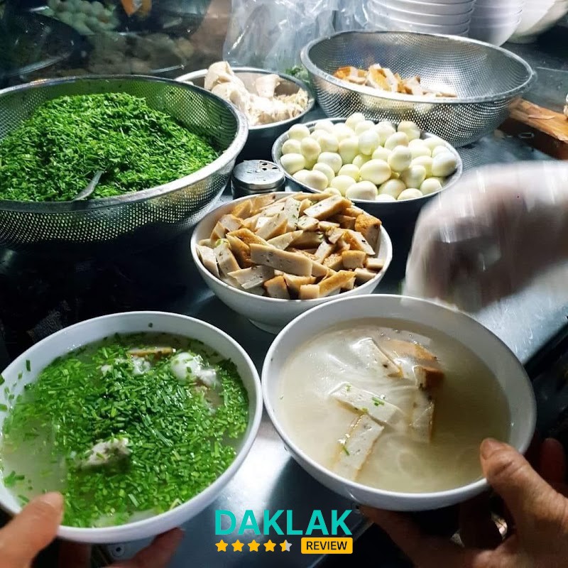 Bánh canh hẹ công viên Nguyễn Huệ – hình ảnh 2