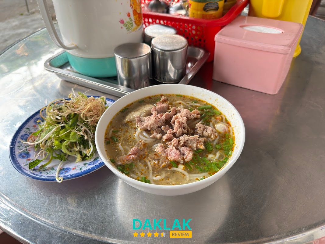 Bún bò Huế - Cẩm Tú – hình ảnh 2