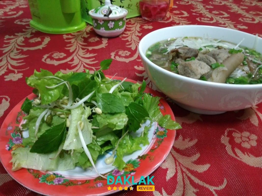 Bún bò Huế - Cẩm Tú – hình ảnh 3