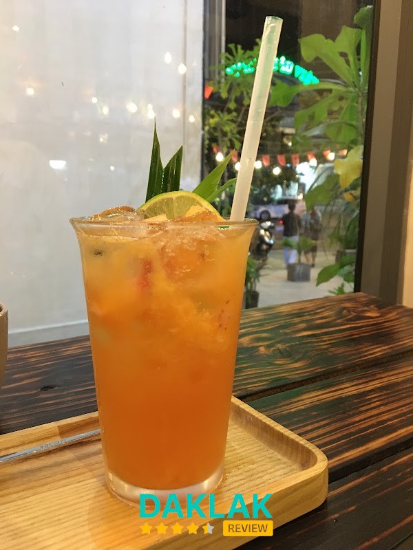 Sóng Coffee tại bờ kè Mỹ Hải Xuân Đài