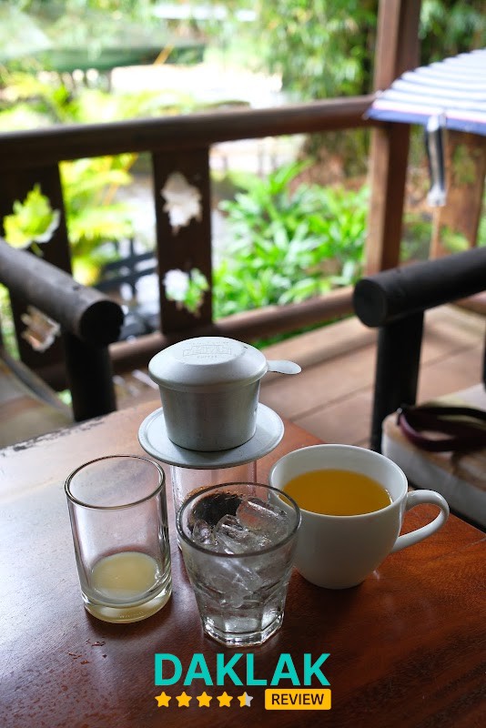 Không gian xanh tại Rainy Cafe & Gifts – hình ảnh 2