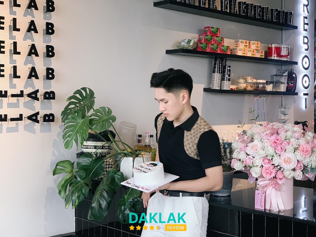 Reboot Coffee & Lab – quán cafe view đẹp Buôn Ma Thuột