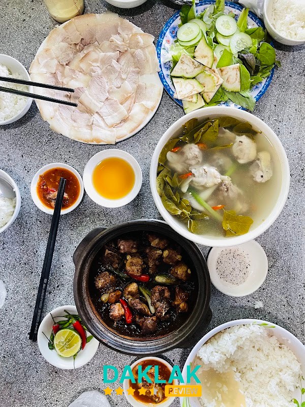 Món ăn tại Cơm quốc lộ Thanh Bình