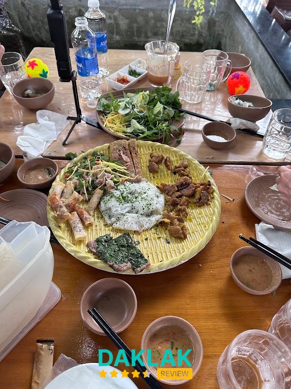 Không gian Quán Cơm Miền Trung Xuân Đài