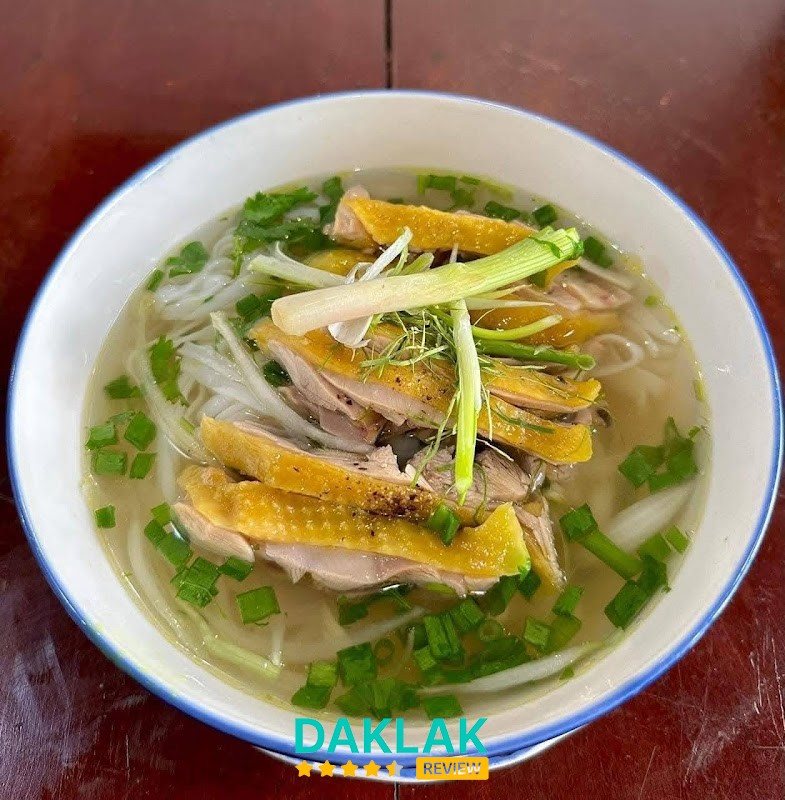 Món phở gà tại Phở gà Dak Mê Ea Kao