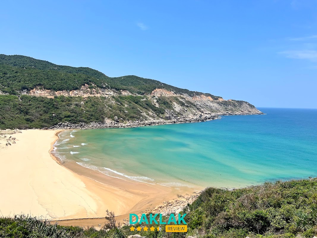Bãi biển Bãi Môn tại Phú Yên