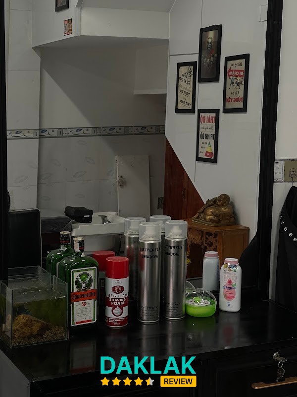 Nhật Trịnh Barbershop tại Sông Cầu