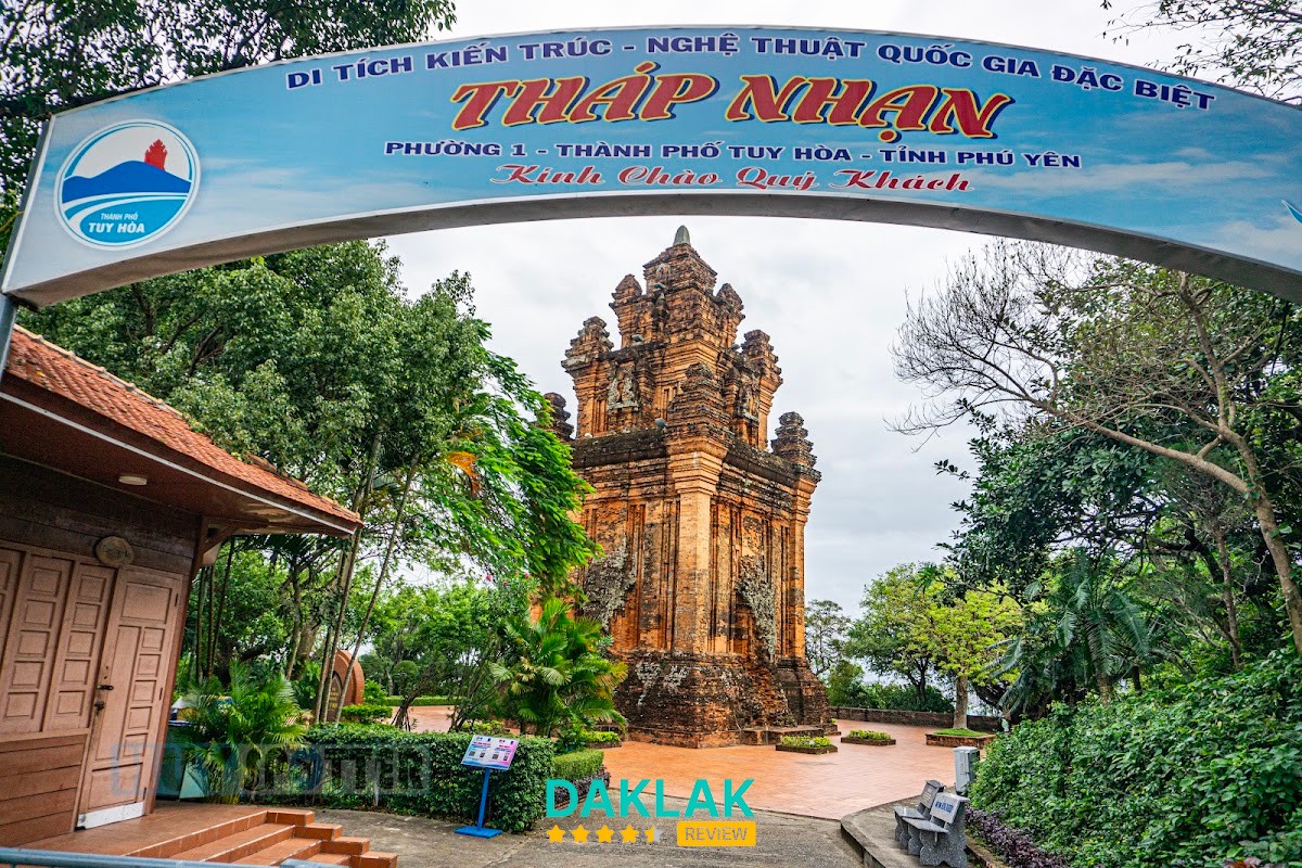Kiến trúc Tháp Nhạn tại Tuy Hòa