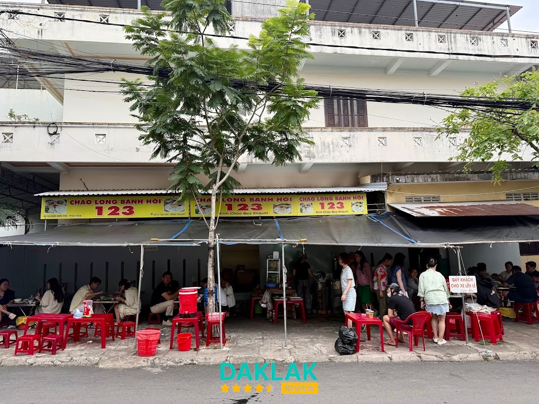 Cháo lòng bánh hỏi 123 Bà Triệu Tuy Hòa