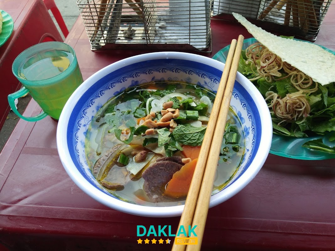 Mì quảng - bún chay Tuy Hòa