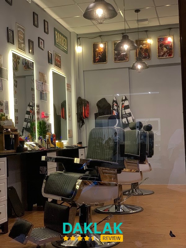 Không gian PTP BarberShop Tân An