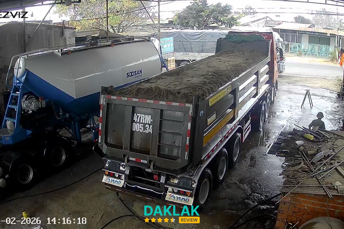 Khu kho hàng và bãi xe Phước Hòa