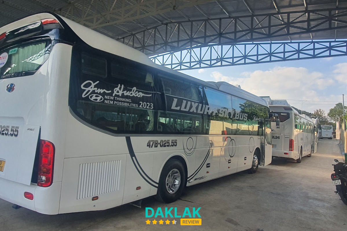 Khu vực đỗ xe tại Tân An
