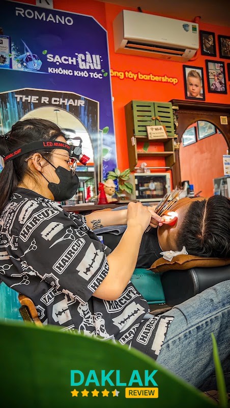 Dịch vụ Đông Tây Barbershop