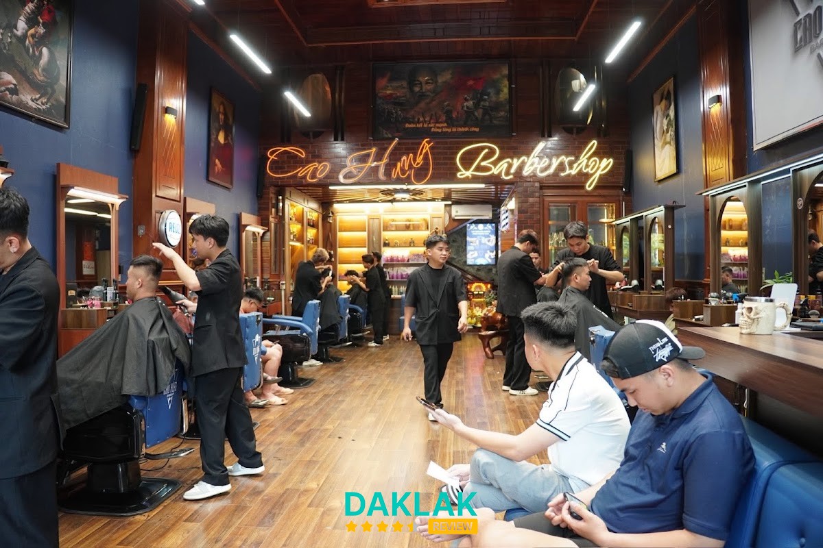 Cắt tóc tại Cao Hùng Barbershop
