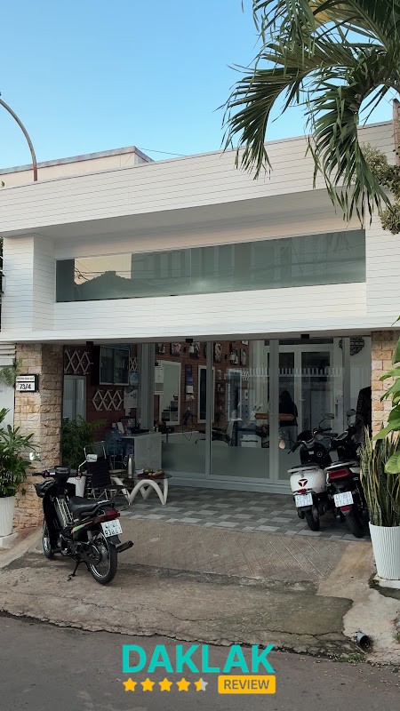 Cắt tóc tại Tóc Nam Minh Hùng