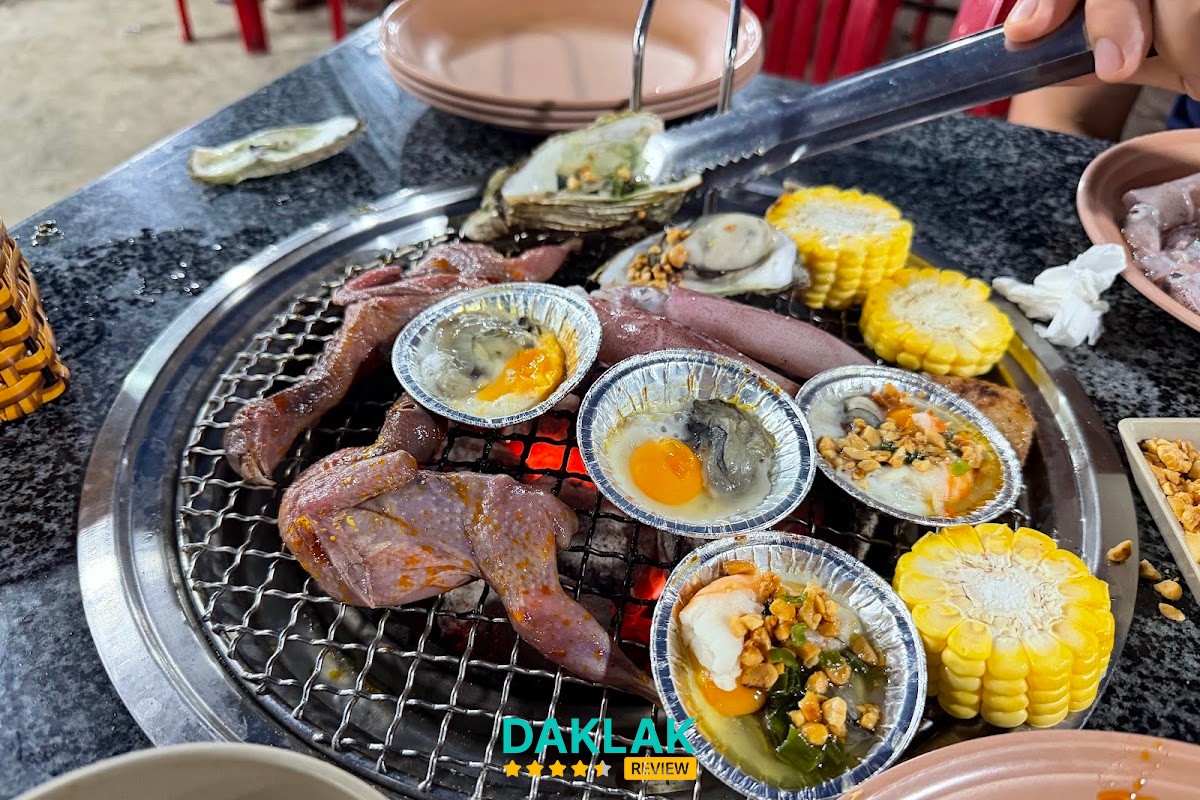 Quầy món tại ỚT XANH Buffet Tuy Hòa