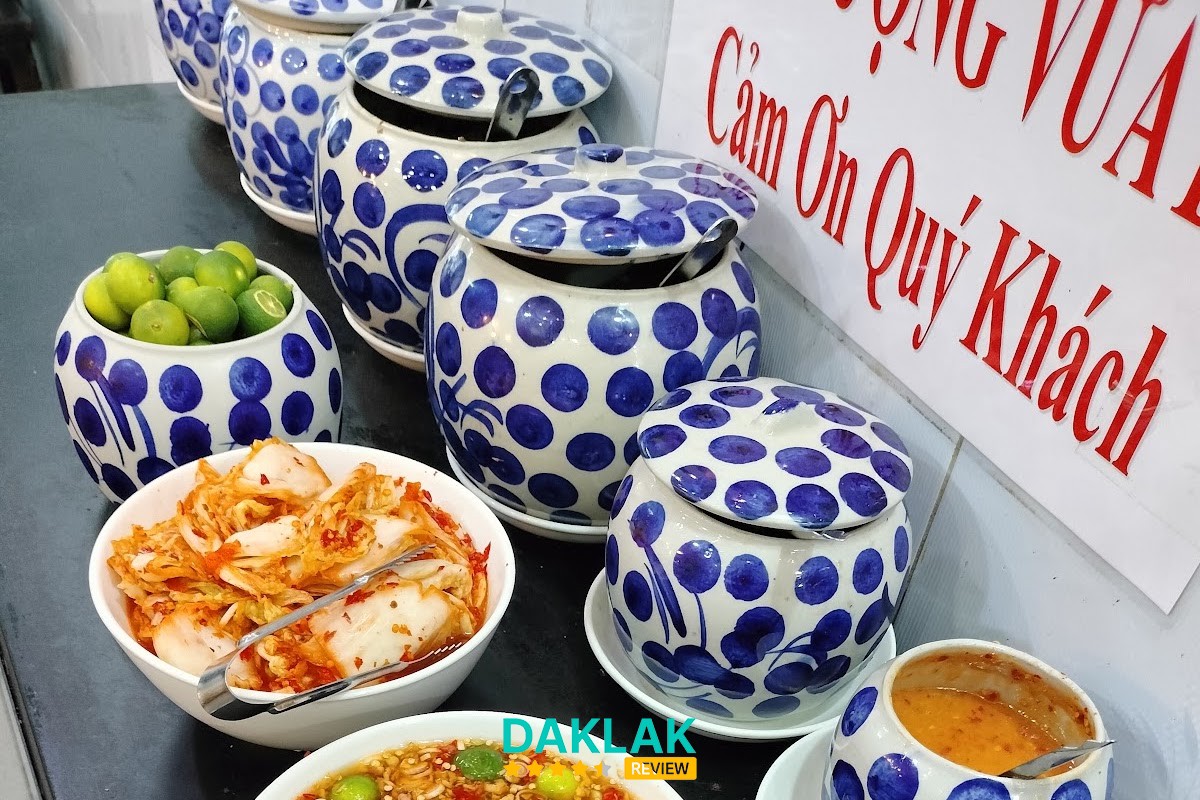 Quầy buffet Cuốn Cuốn Chấm Chấm