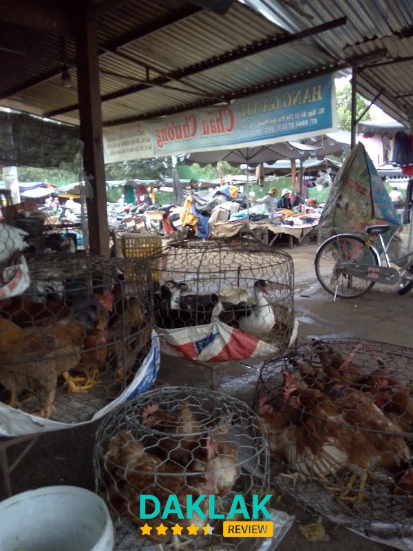 Hàng hóa tại Chợ Tạm Buôn Ma Thuột