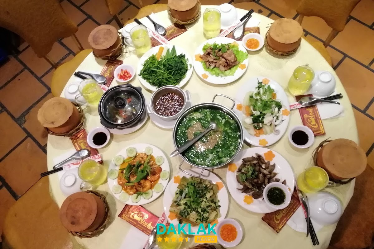 Không gian Cơm Niêu Năm Ánh Tuy Hòa
