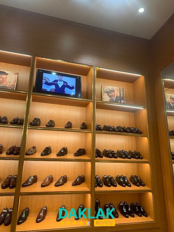 Trang phục nam tại Adam Store