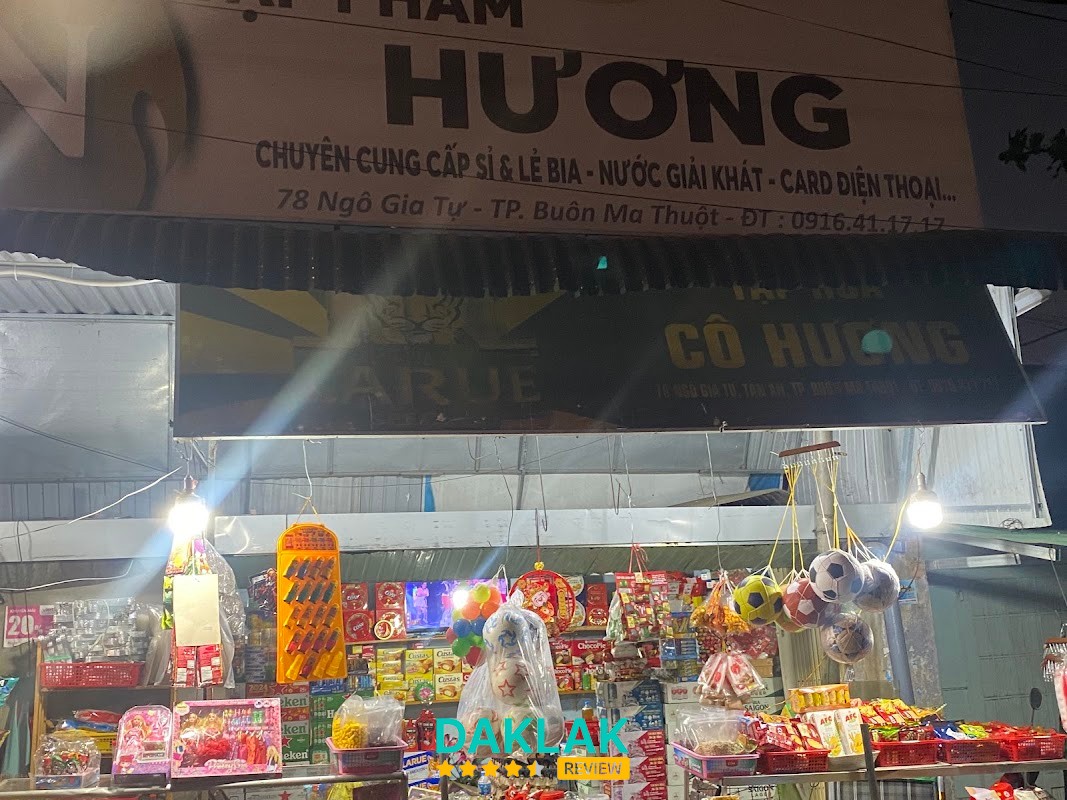 Hàng hóa tại Tạp Hóa Hương