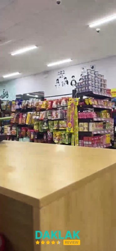 Khu mua hàng tại BMT Mart 24H
