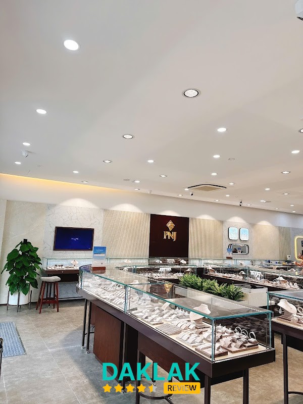 Trang sức PNJ Nguyễn Tất Thành