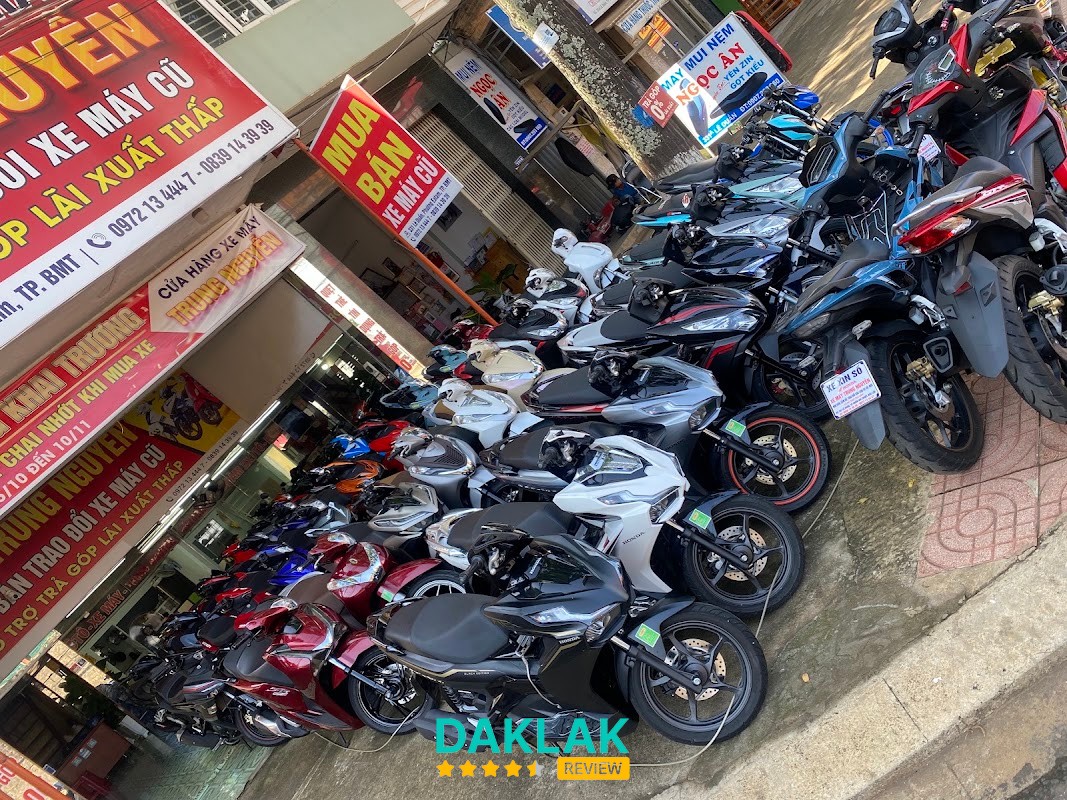 Xe máy tại Trung Nguyễn Ea Kao