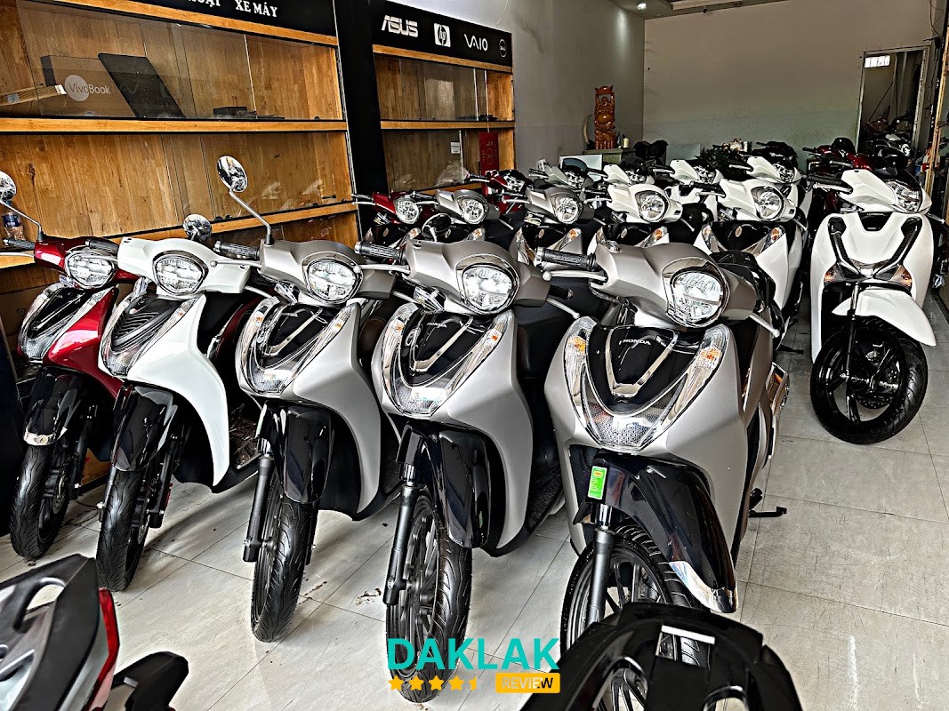 Xe tại cửa hàng Tuấn Đạt