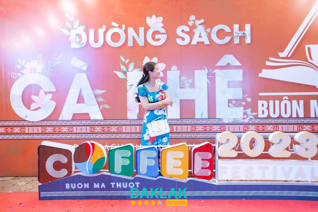 Khu cà phê và sách tại Buôn Ma Thuột
