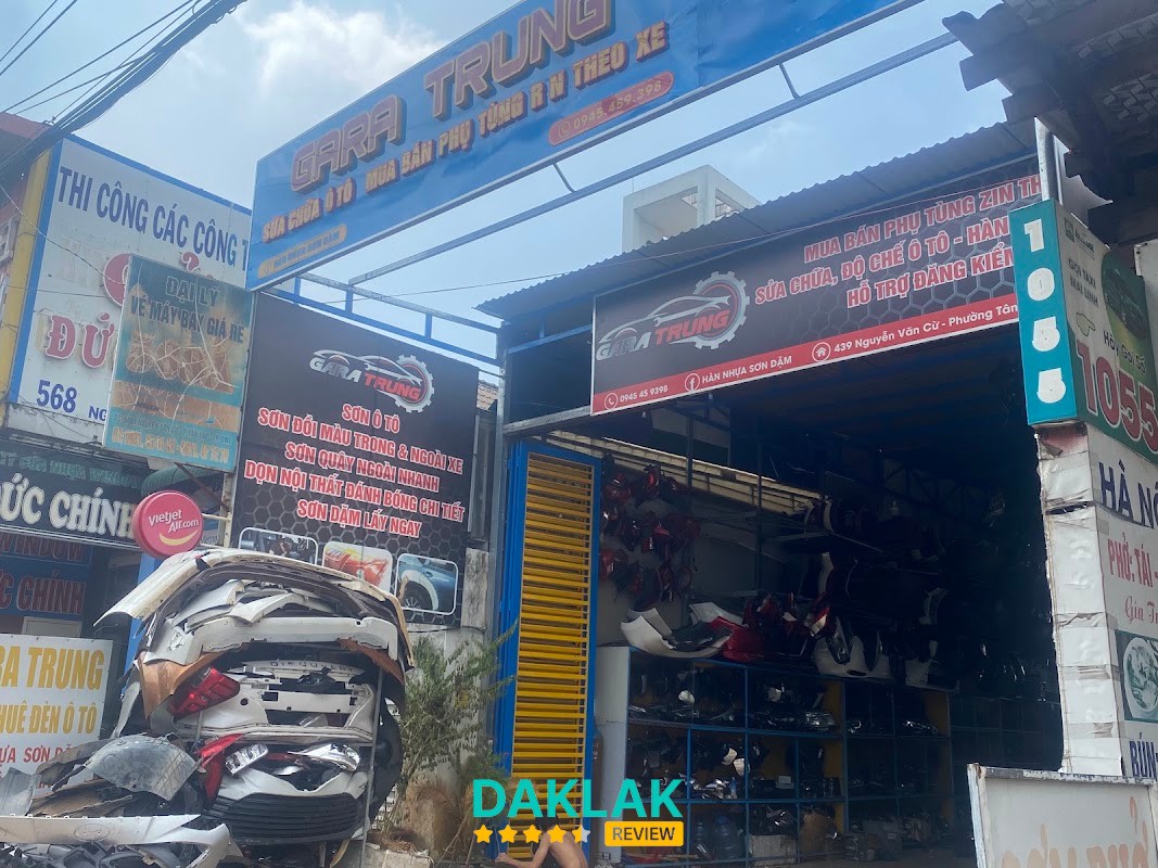 Xe sửa chữa tại Gara Trung