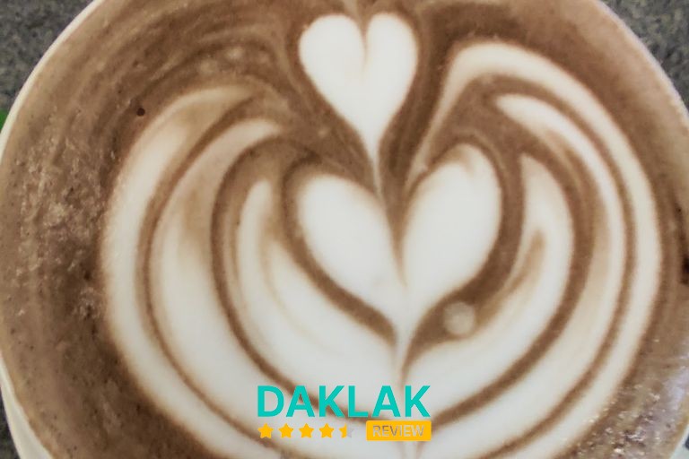 Sinh tố và đồ uống tại Coffee Phố Xanh