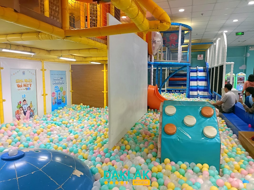 Hình ảnh khu vui chơi trẻ em tiNiWorld Tân An